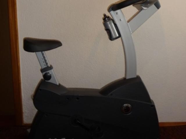 C1 Lifecycle Fahrradergometer Track Connect-Konsole, Heimtrainer, Ergometer, Trainingsrad Fitnessrad - 1